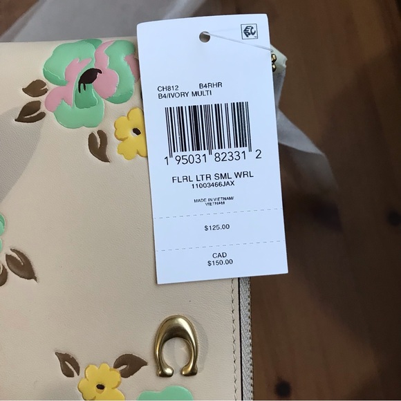🌺 Coach Wristlet With Floral Print - Picture 9 of 10